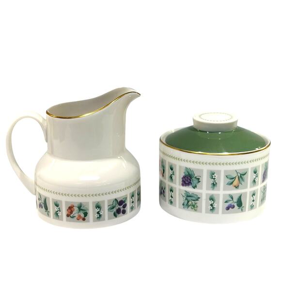Royal Doulton England Tapestry TC1024 Fine China Sugar Bowl w/Lid & Creamer Set - Picture 2 of 7